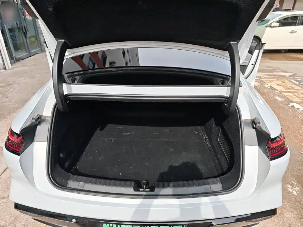 Geely Galaxy E8 2025 из CN, фото 7