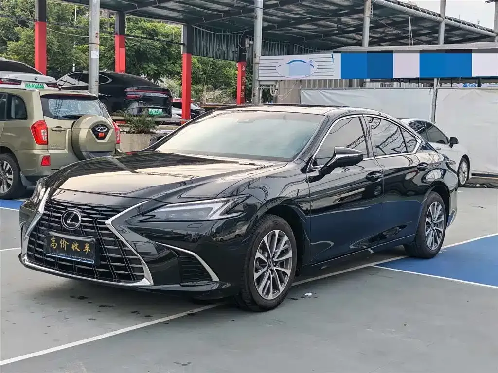 Lexus ES — фото 1