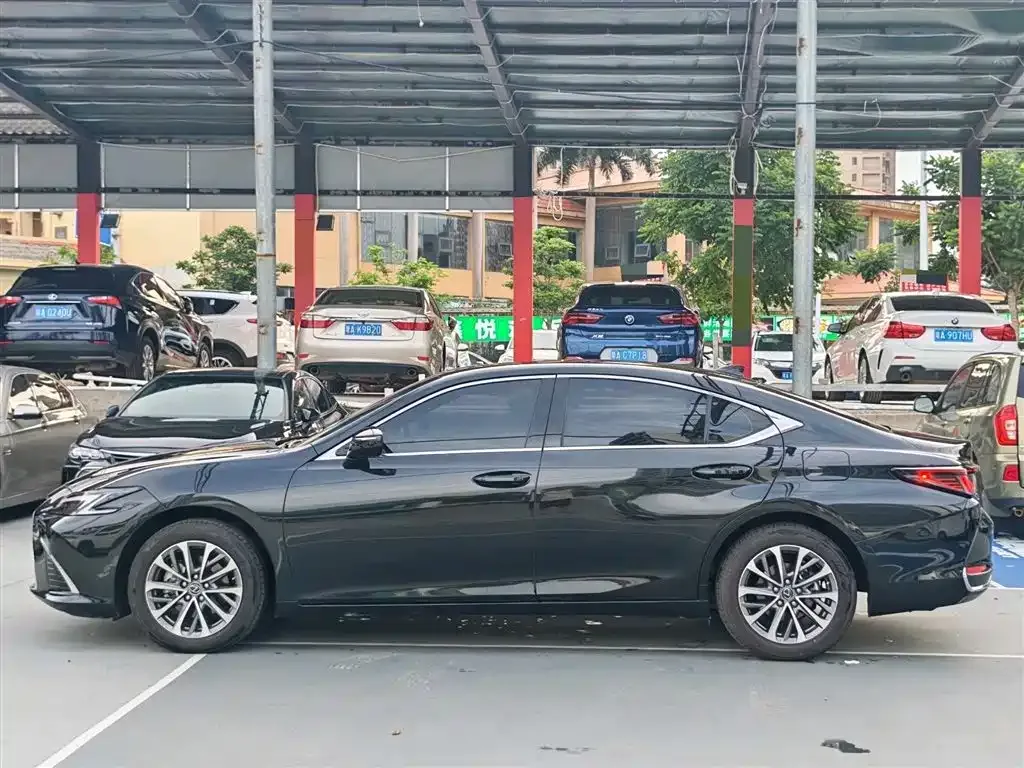 Lexus ES — фото 9