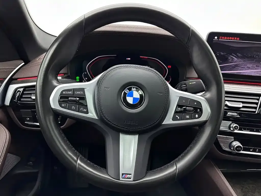 BMW 5 Series — фото 10
