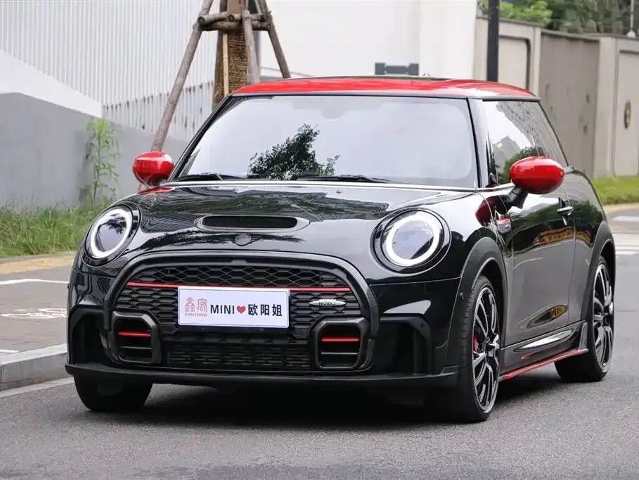 MINI JCW (John Cooper Works) — фото 1