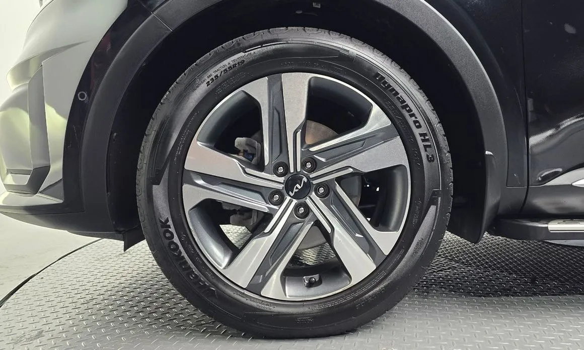 Kia Sorento — фото 7