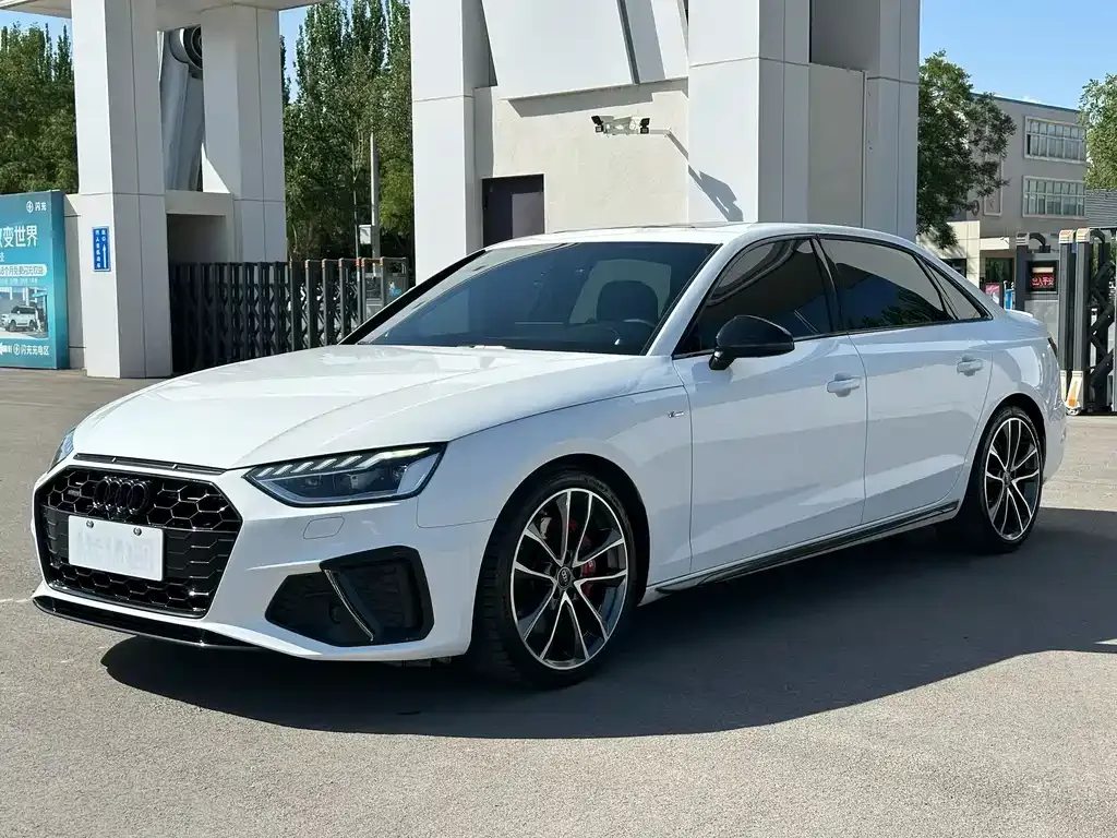 Audi A4L — фото 1