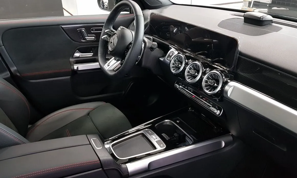 Mercedes-Benz GLB-Class — фото 10