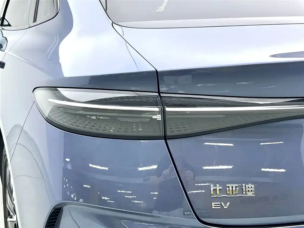 BYD Seal — фото 8
