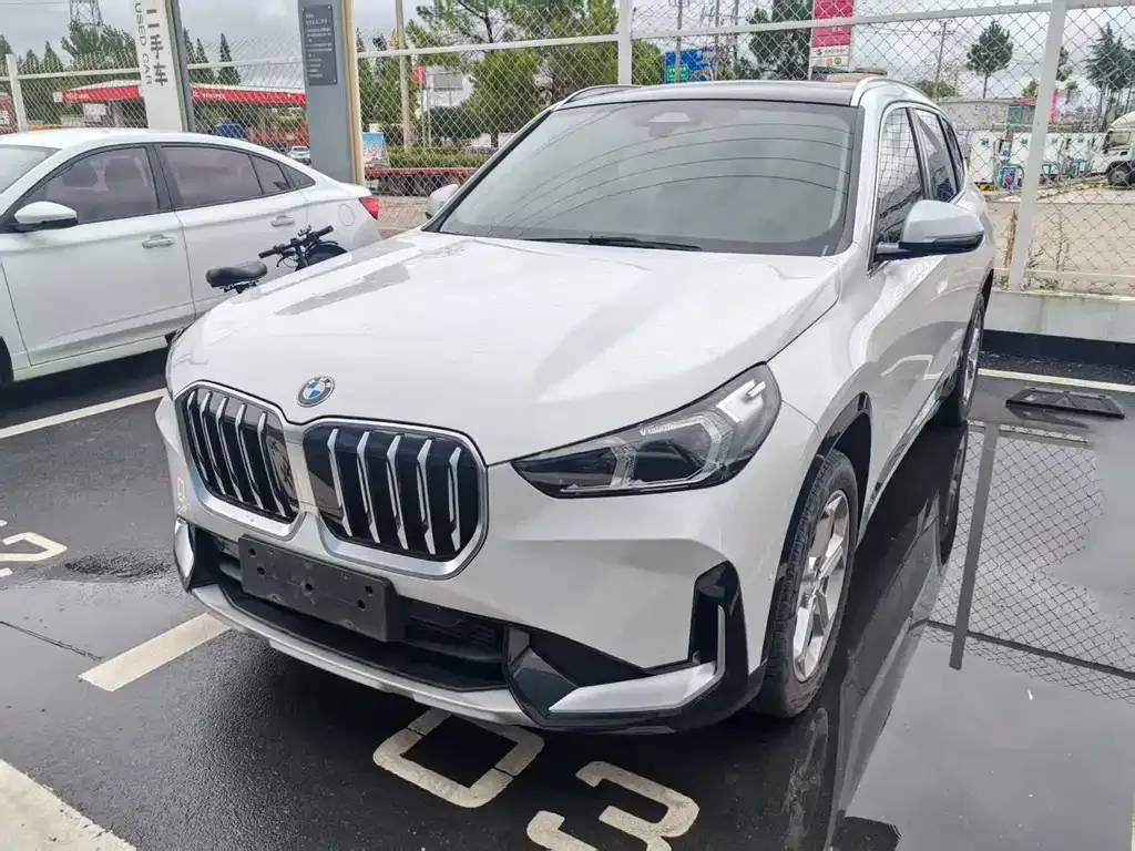 BMW X1 — фото 1