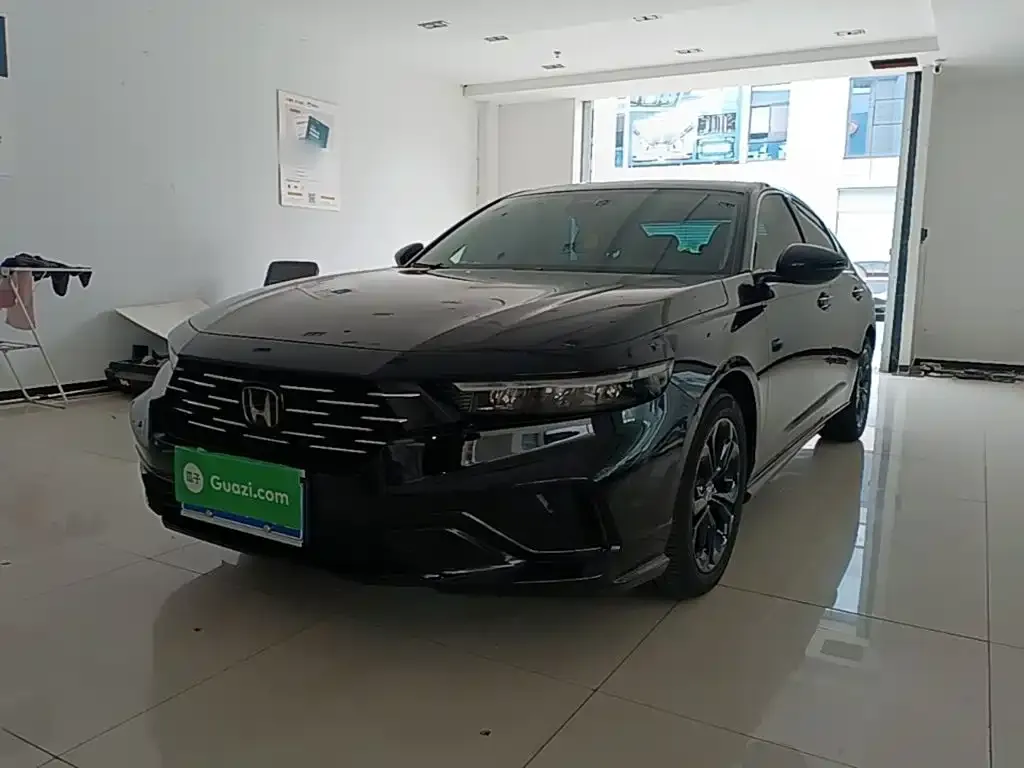 Honda Accord — фото 1