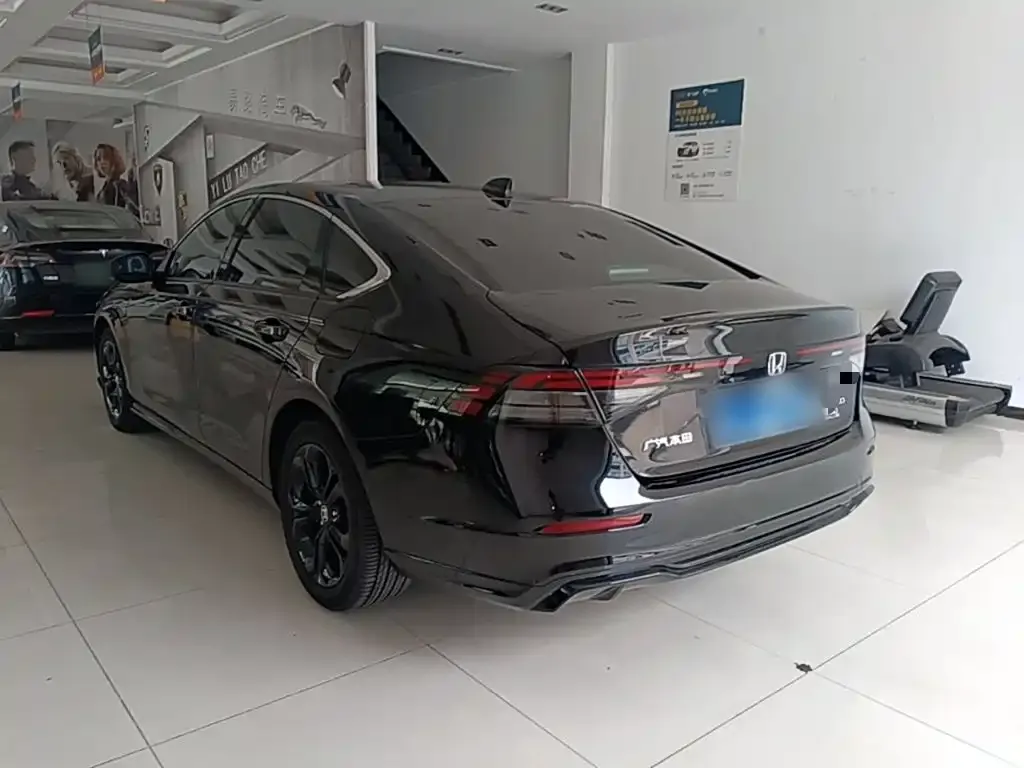 Honda Accord — фото 10