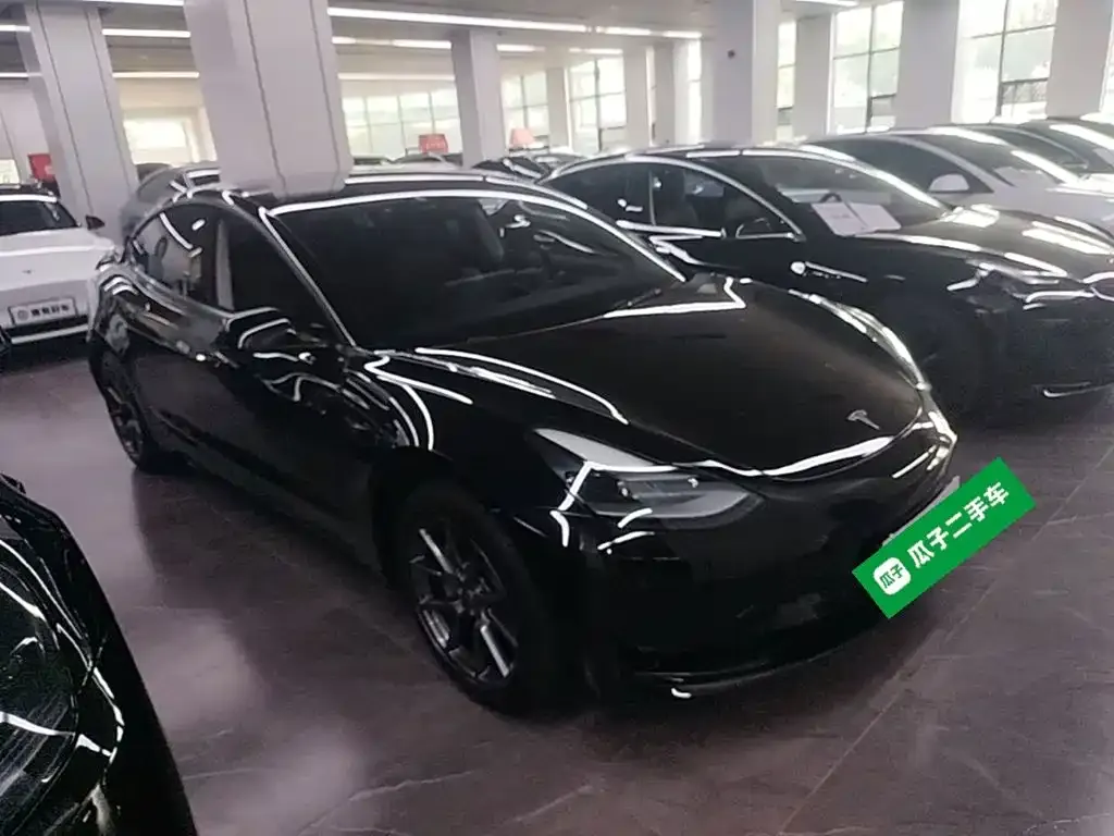 Tesla Model 3 — фото 10