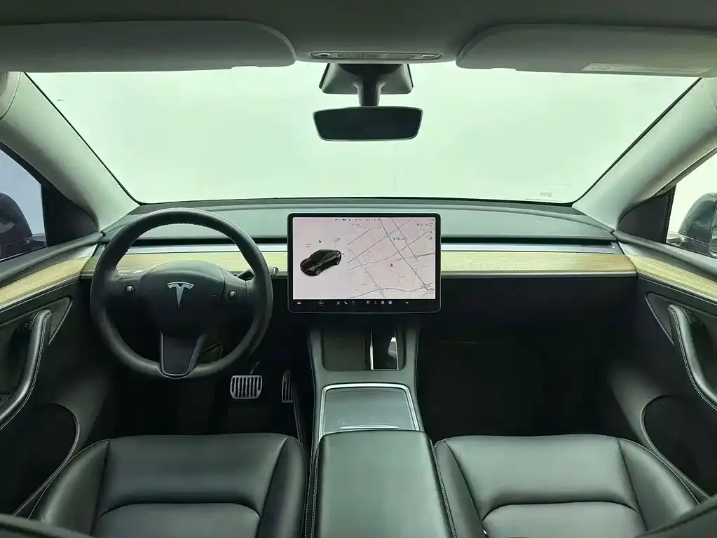 Tesla Model Y — фото 2