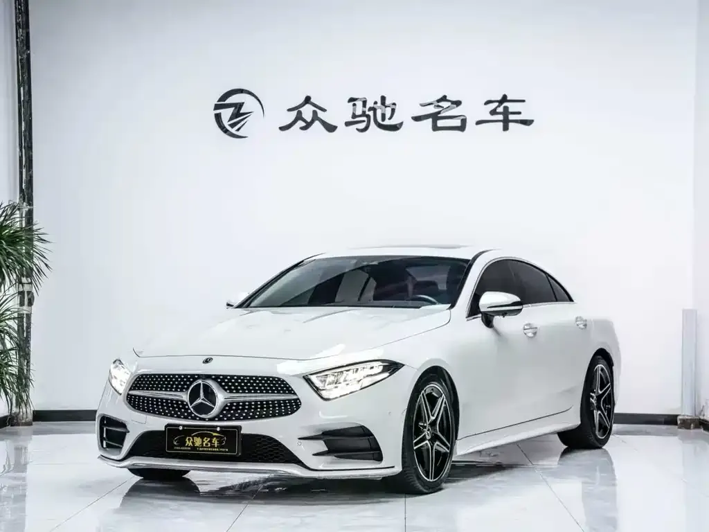 Mercedes-Benz CLS — фото 1