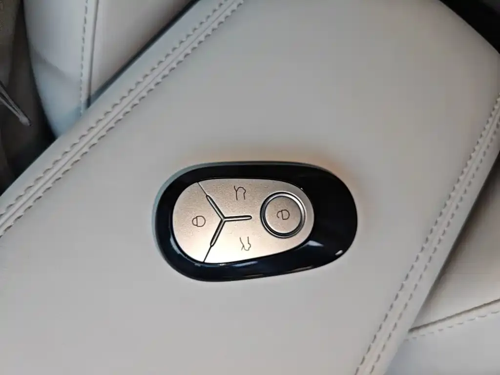 Geely Starburst — фото 3