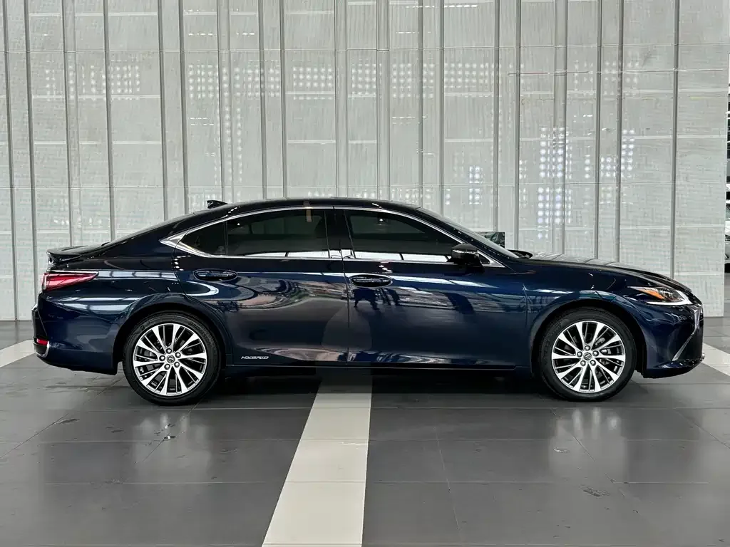 Lexus ES — фото 5