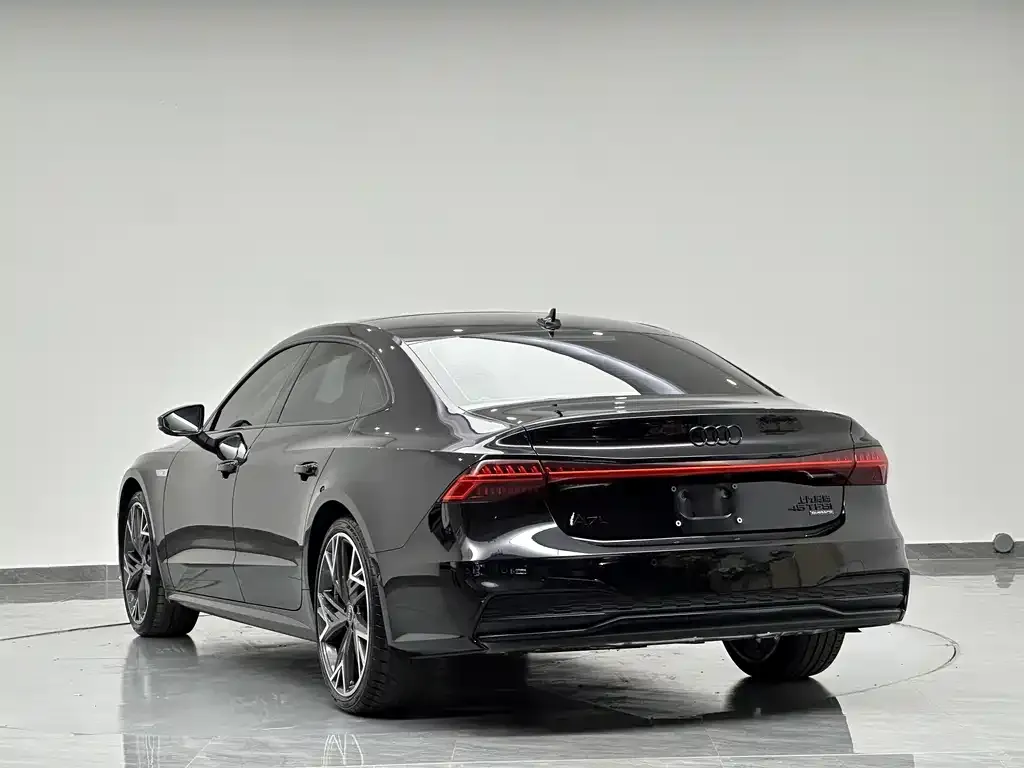 Audi A7L — фото 6