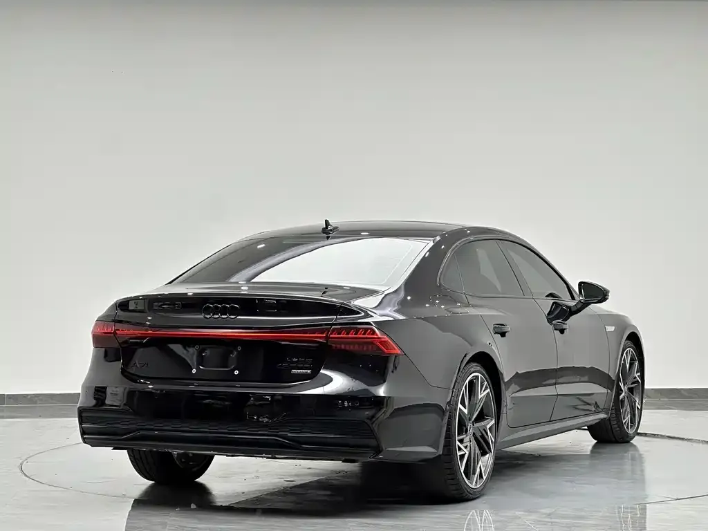 Audi A7L — фото 2