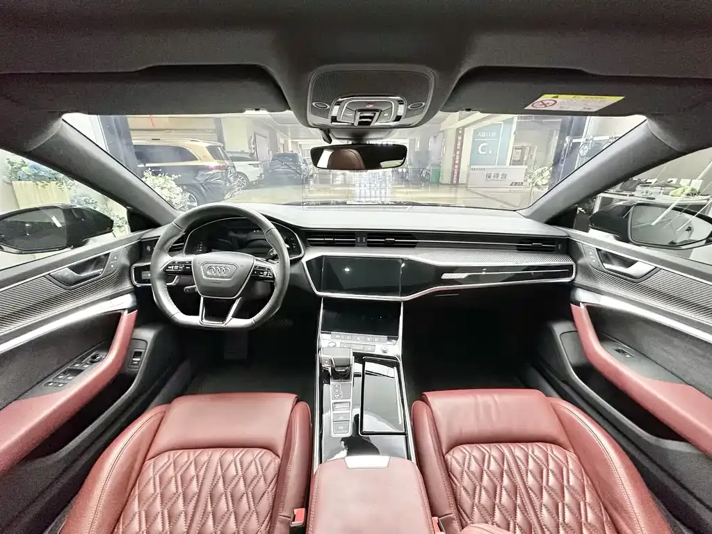 Audi A7L — фото 9