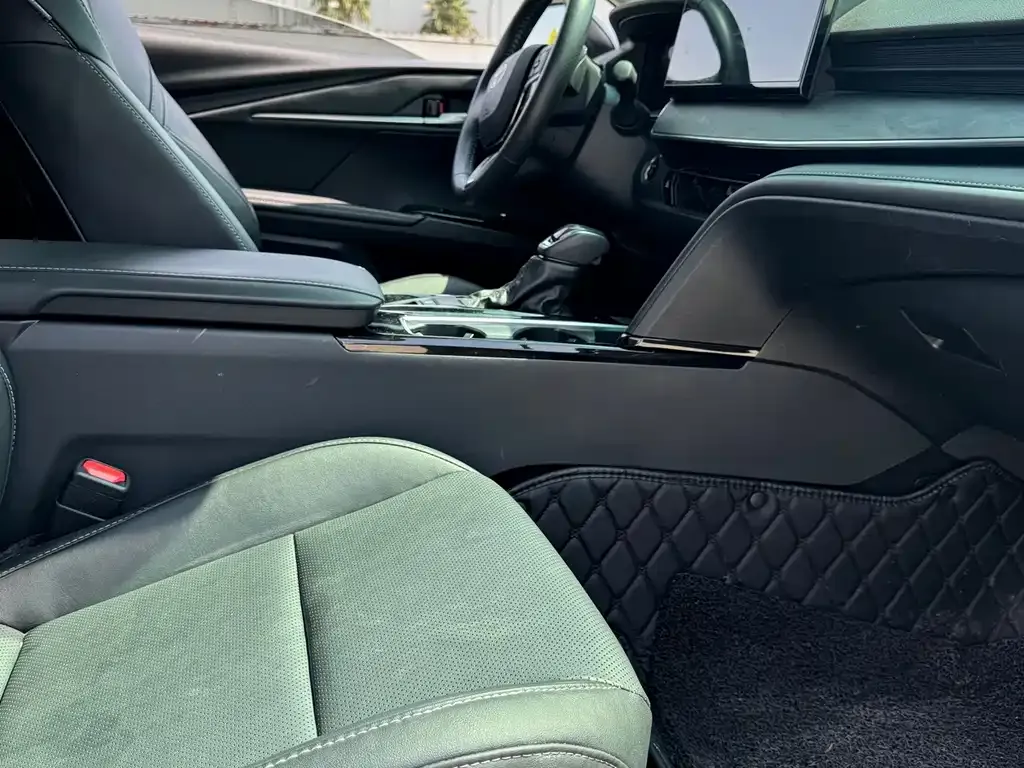 Toyota Camry 2025 из CN, фото 2