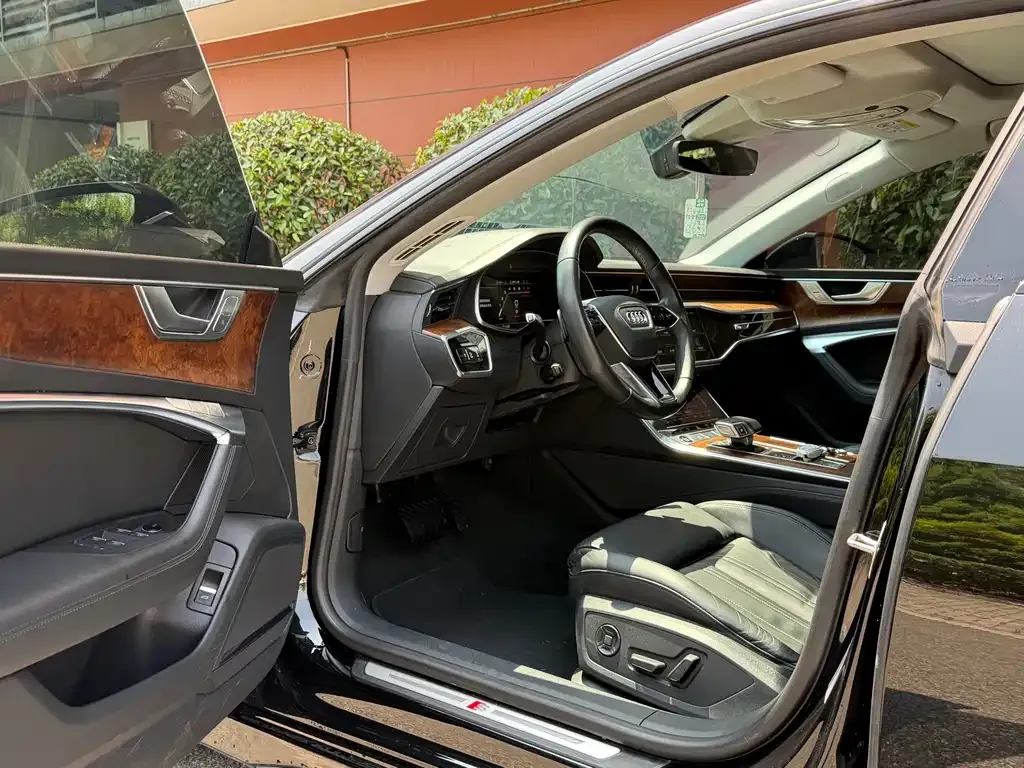 Audi A7 2022 из CN, фото 5