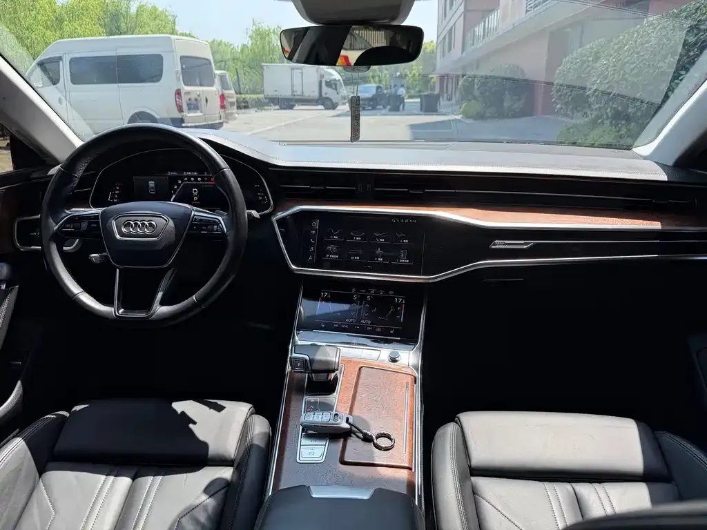 Audi A7 2022 из CN, фото 4