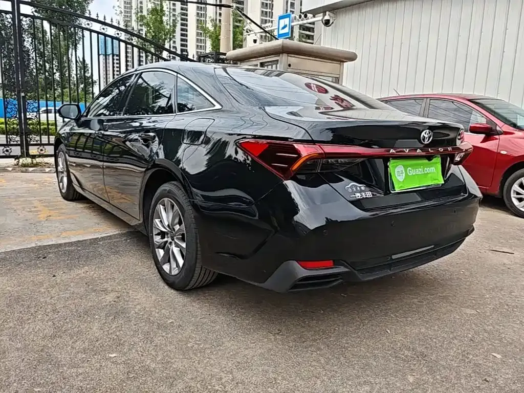 Toyota Avalon — фото 6