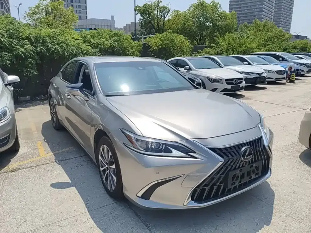 Lexus ES — фото 6
