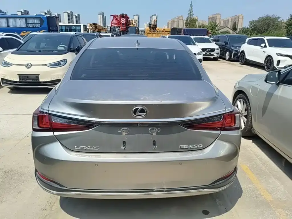 Lexus ES — фото 10