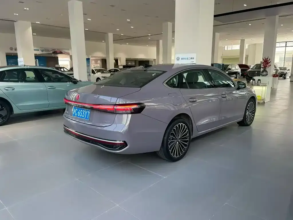 Volkswagen Passat — фото 5