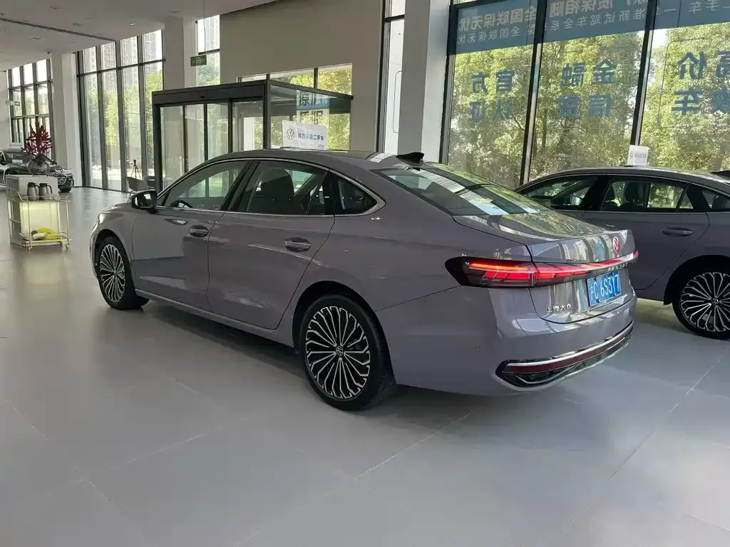Volkswagen Passat — фото 9