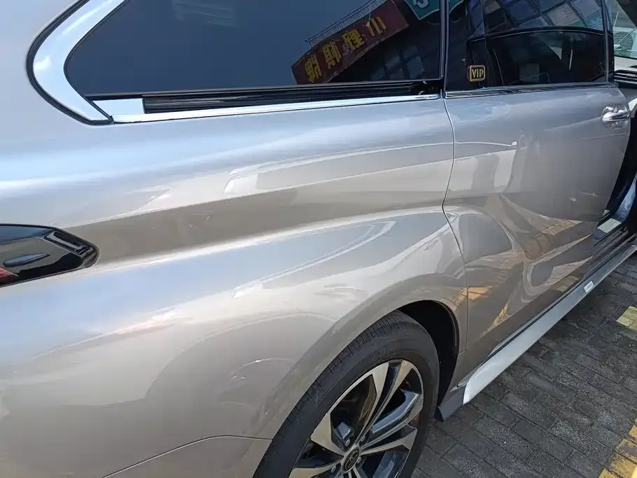 Toyota Granvia — фото 6