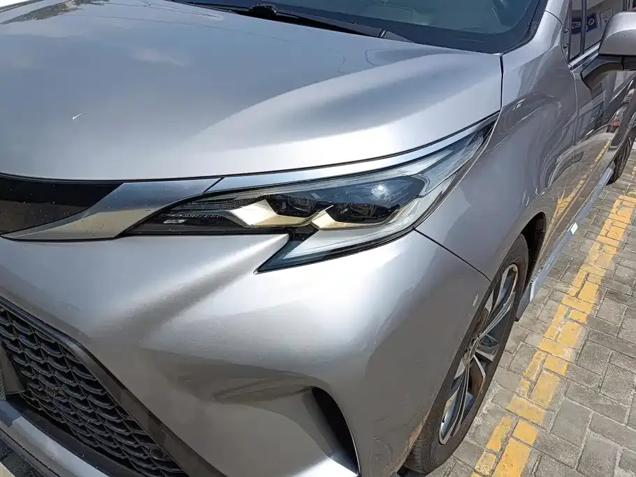 Toyota Granvia — фото 7