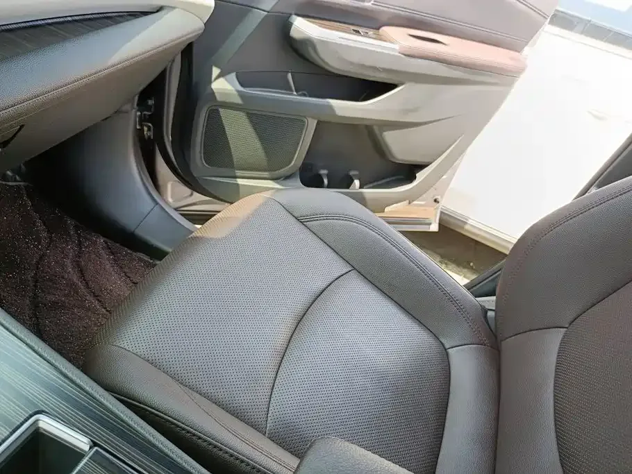 Toyota Granvia — фото 9