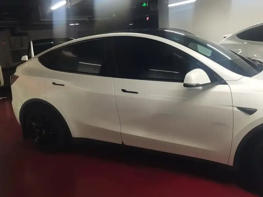 Tesla Model Y — фото 5