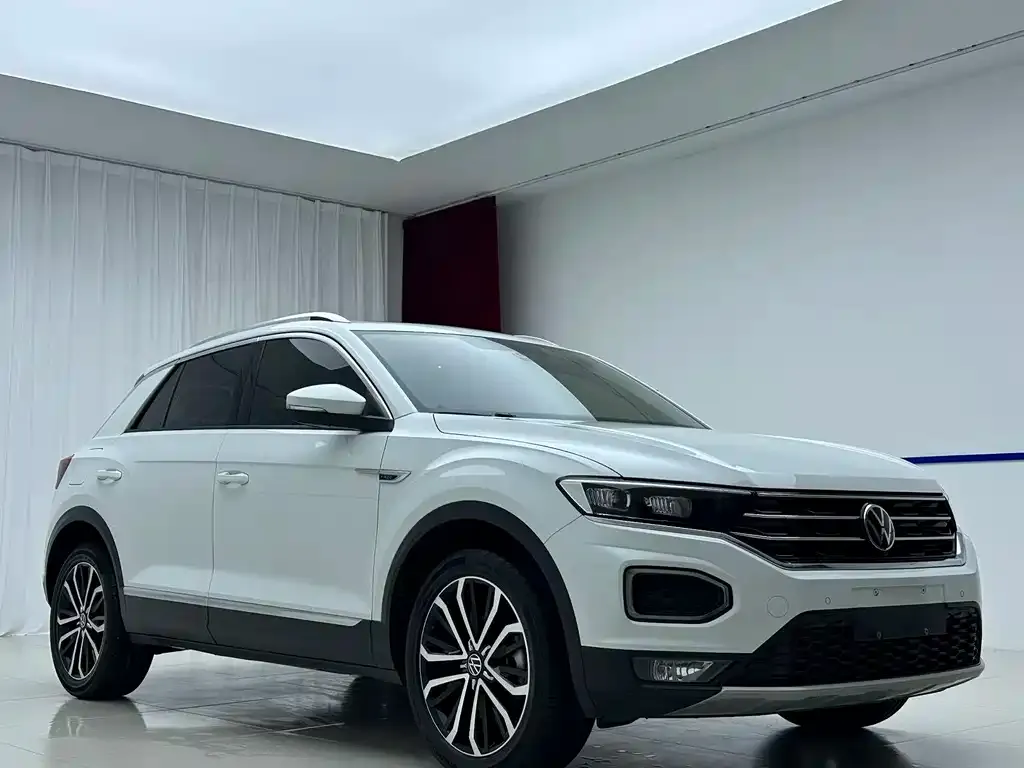 Volkswagen T-Roc — фото 10