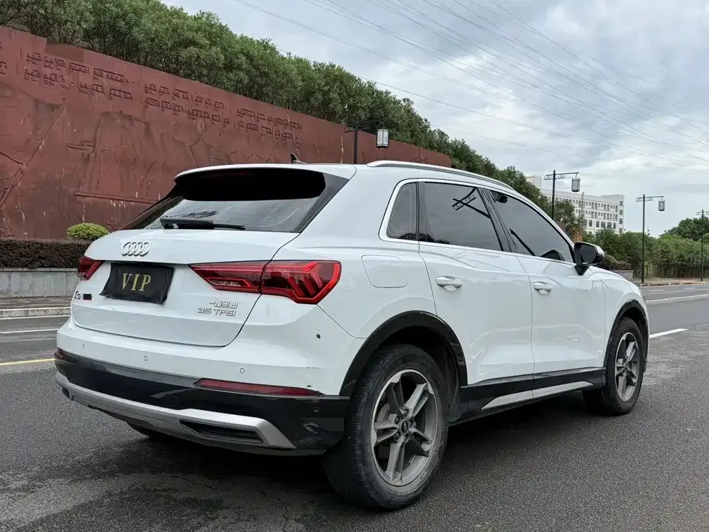 Audi Q3 — фото 3