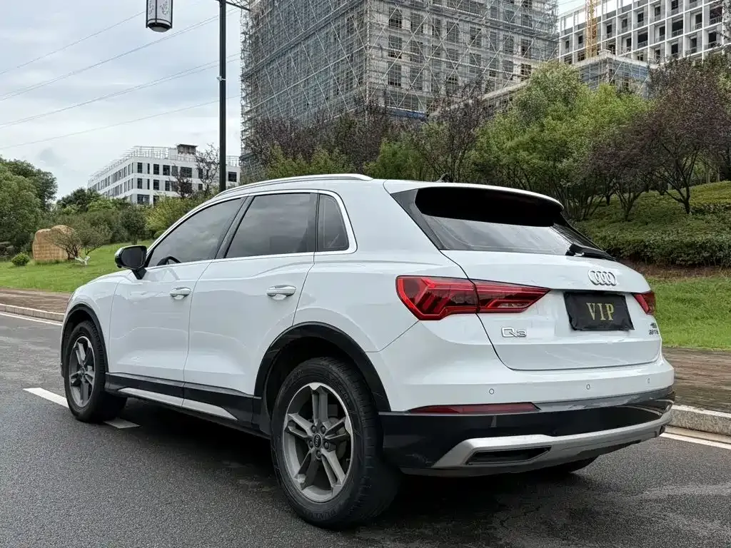 Audi Q3 — фото 10