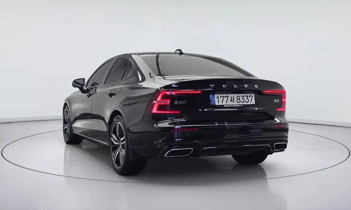 Volvo S60 2022 из KR, фото 3