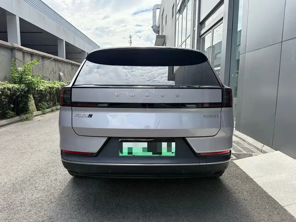 Volvo XC70 Plug-in Hybrid — фото 5