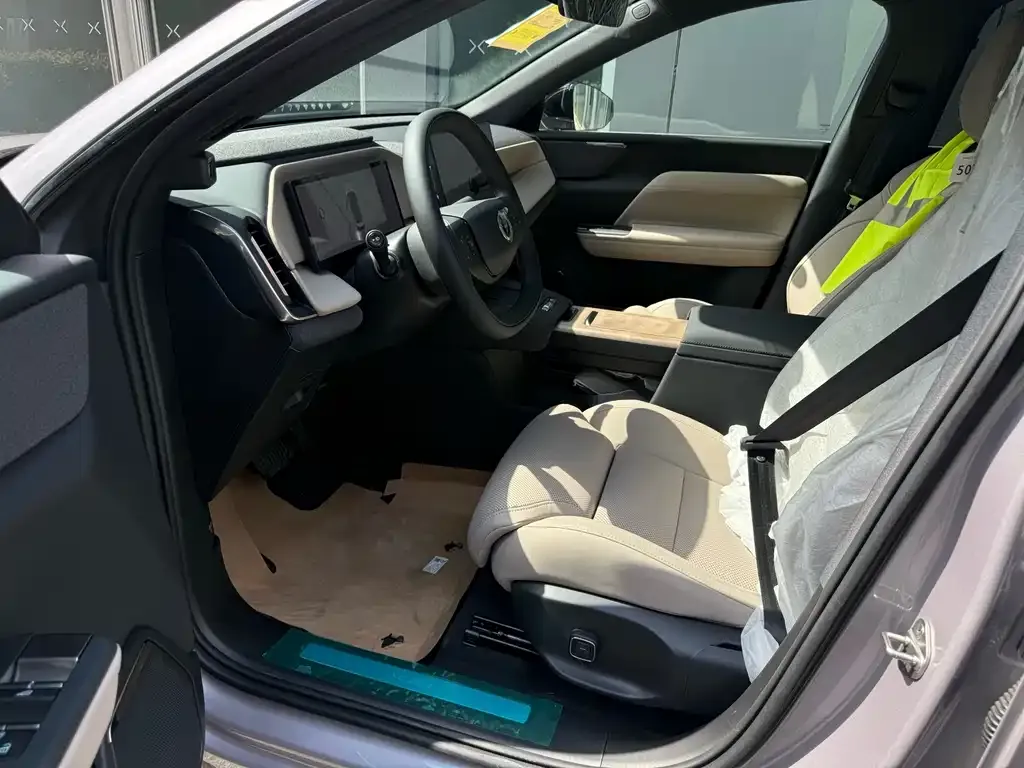 Volvo XC70 Plug-in Hybrid — фото 9