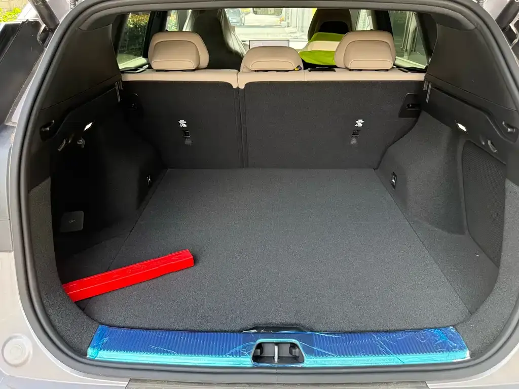 Volvo XC70 Plug-in Hybrid — фото 7