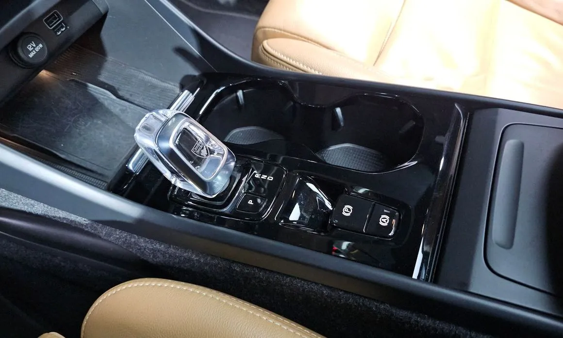 Volvo XC40 2022 из KR, фото 8