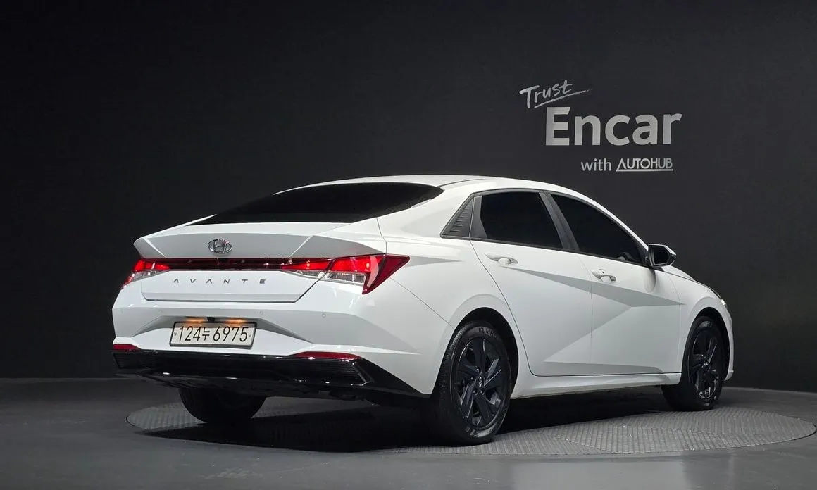 Hyundai AVANTE — фото 3
