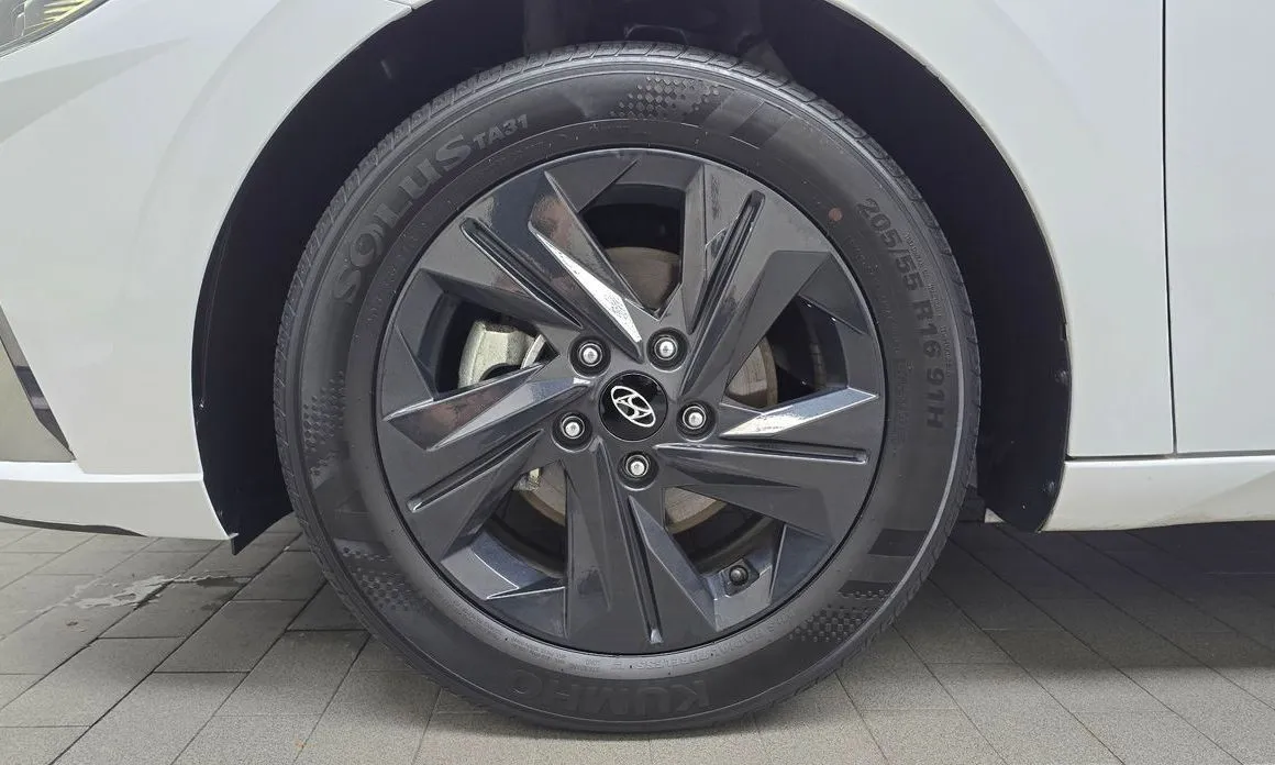 Hyundai AVANTE — фото 7