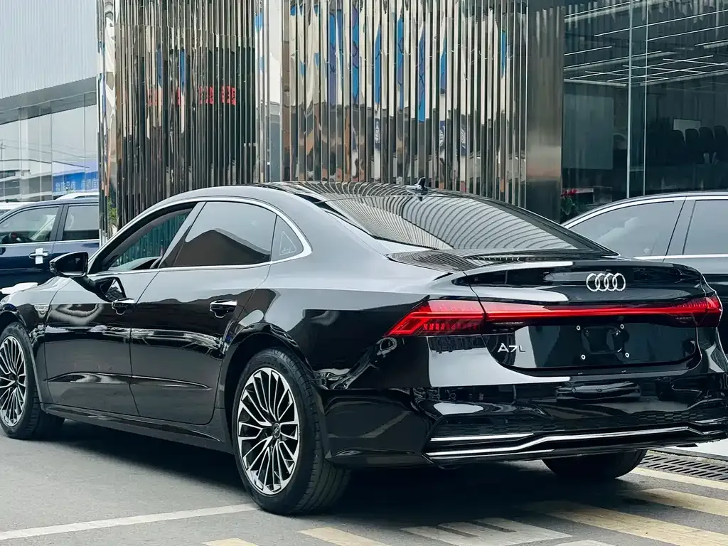 Audi A7L — фото 9