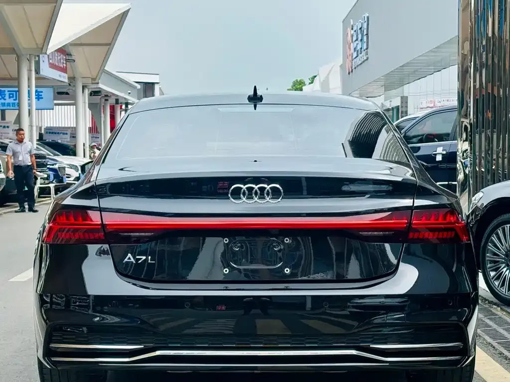 Audi A7L — фото 5
