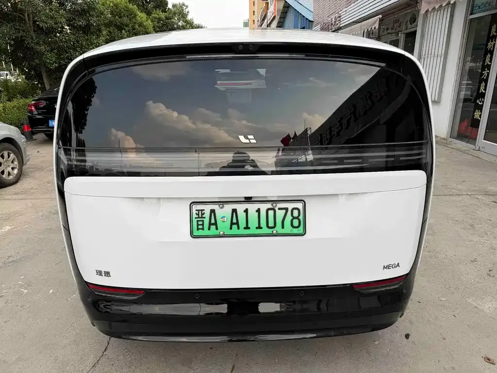 Li Auto MEGA — фото 3