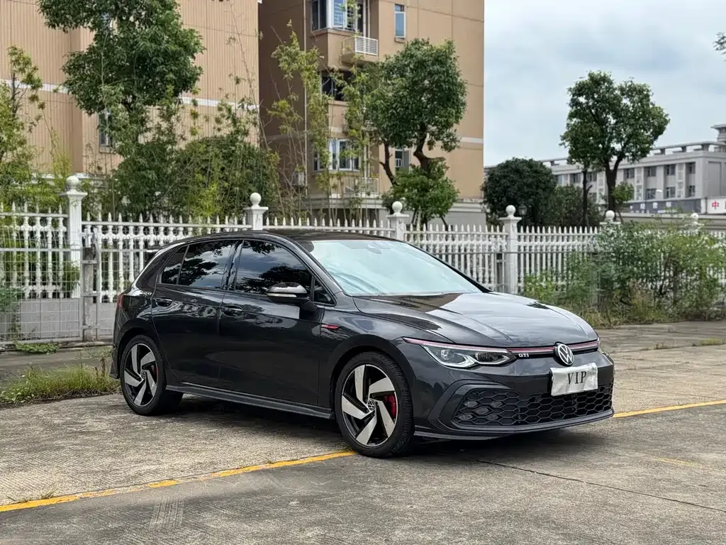 Volkswagen Golf GTI — фото 4