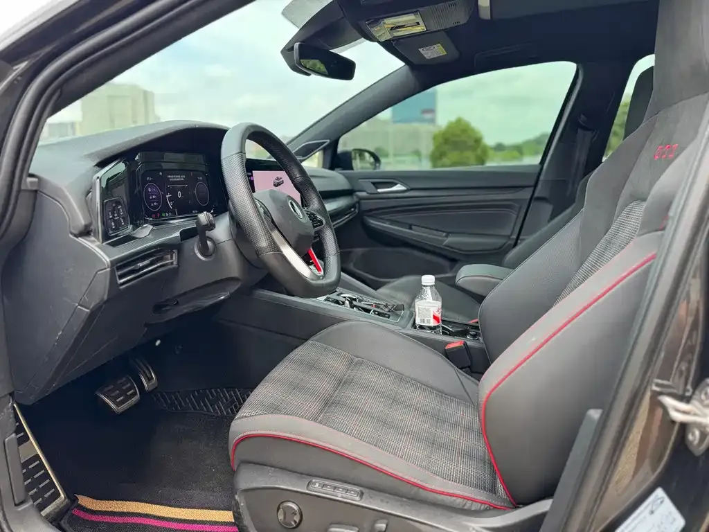 Volkswagen Golf GTI — фото 7