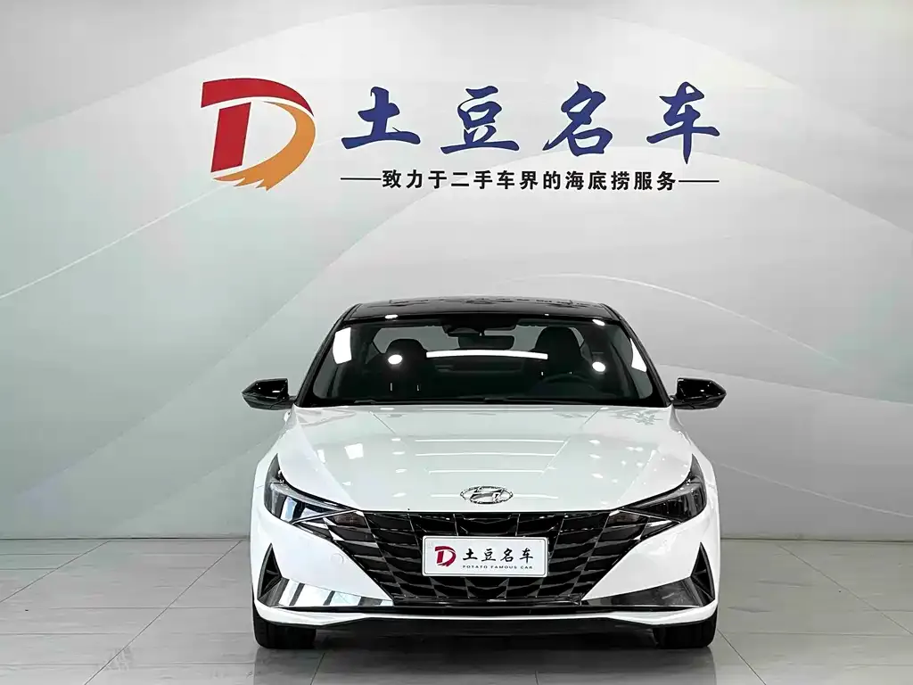 Hyundai Elantra — фото 2