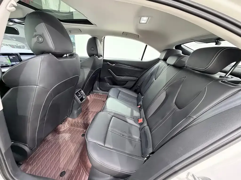 Skoda Octavia — фото 5