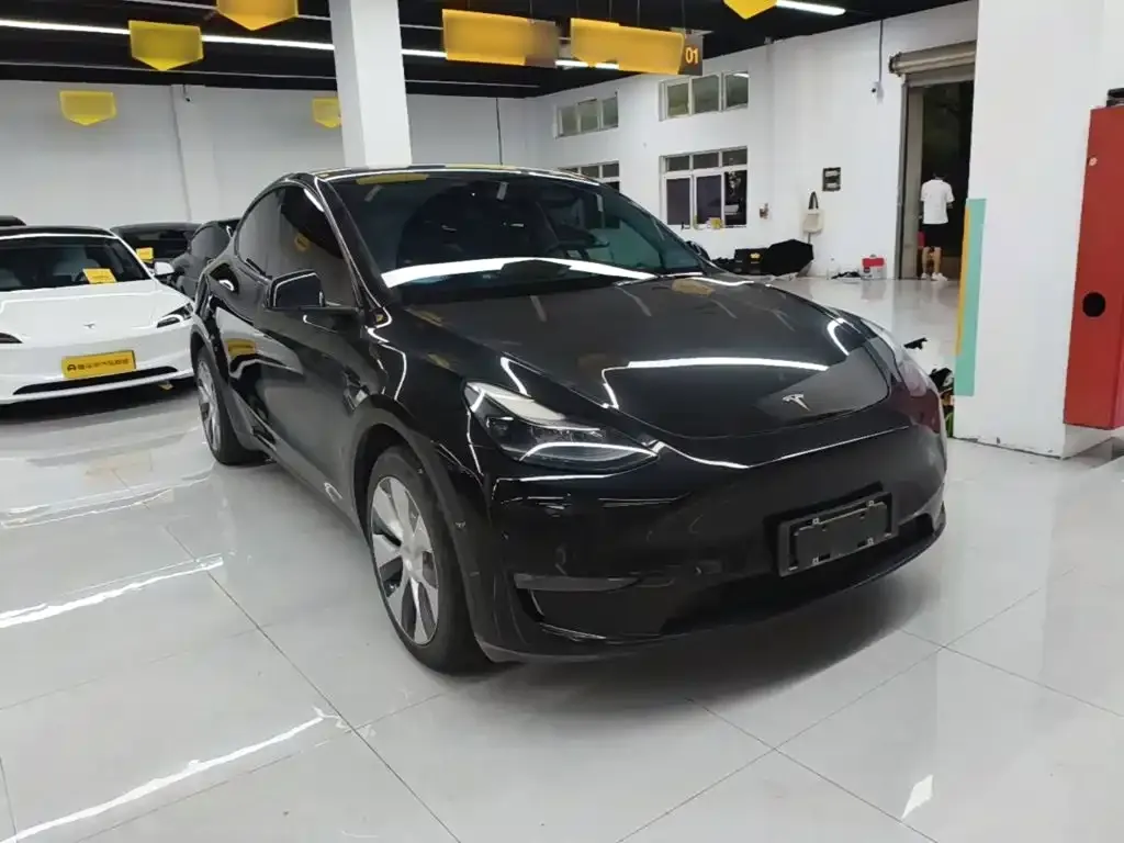 Tesla Model Y — фото 7